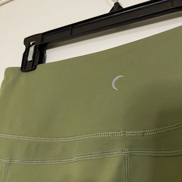 ZYIA ACTIVE high waist light and tight cropped green leggings side pocket large - Picture 4 of 6